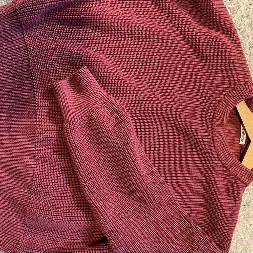 Elegant Pink Crew Neck Sweater - Picture 2 of 3